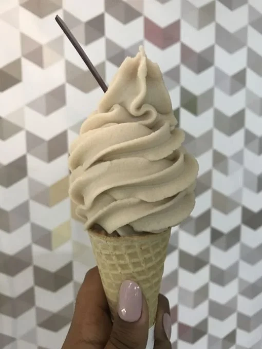 \[Casquinha Veggie de Baunilha - o sorvete até que fica bem cremoso e sem adição de leite de origem animal. Bem leve e refrescante\]