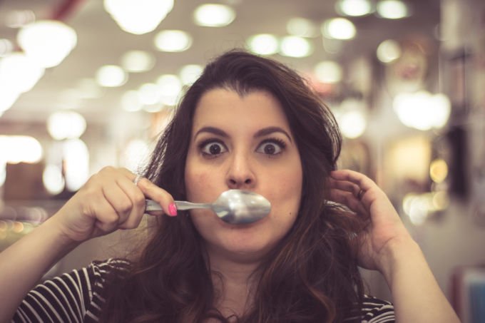 \[Cineasta, mas Confeiteira por paixão, a Gabi é autora do Blog da Confeiteira , e é um doce de pessoa.\]