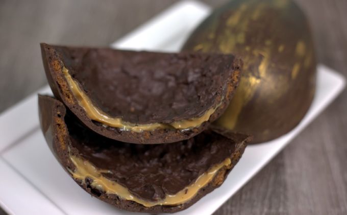 \[Ovo de Páscoa do Rodrigo Ribeiro @rodrigoribeirogourmet - Gran Chef Chocolatier Cordão de Ouro 2016 - Imagem: Blog da Confeiteira\]