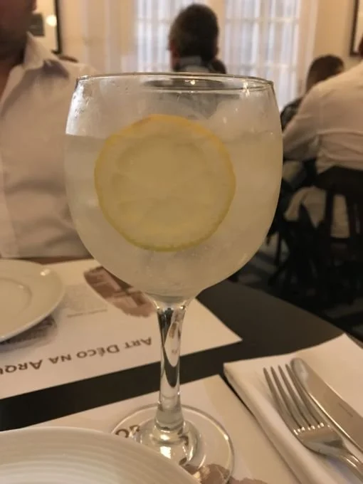 \[Gin Tonic - um dos meus vícios\]