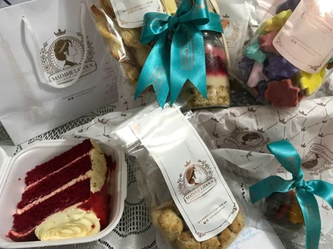 _Cesta que ganhei de aniversário. Recheada de quitutes e doçuras._