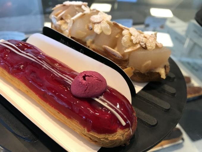 _Enquanto no filme a Chef prepara um Saint Honore que também utiliza a massa choux como base e não encontrei um Saint Honore à tempo, vamos de Éclair do Atelier Laurent, que conquistou os soteropolitanos com tanta beleza e sabor._