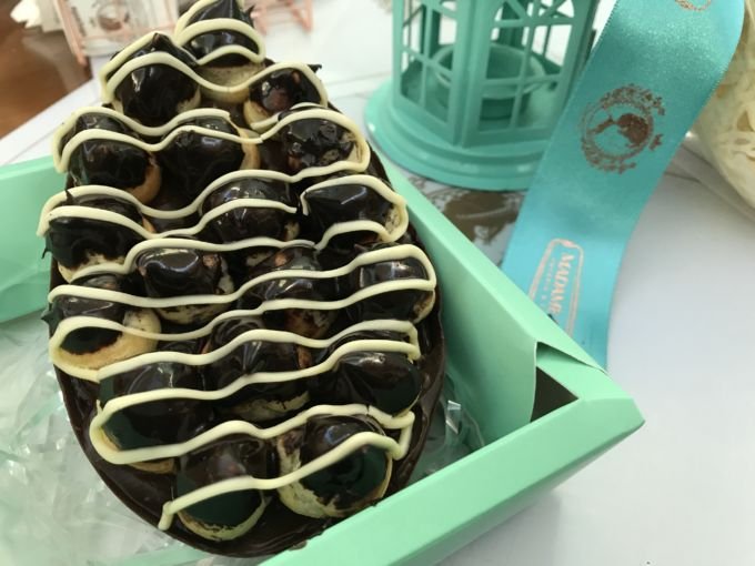 _Ovo de Páscoa de colher com Profiteroles e chocolate belga._