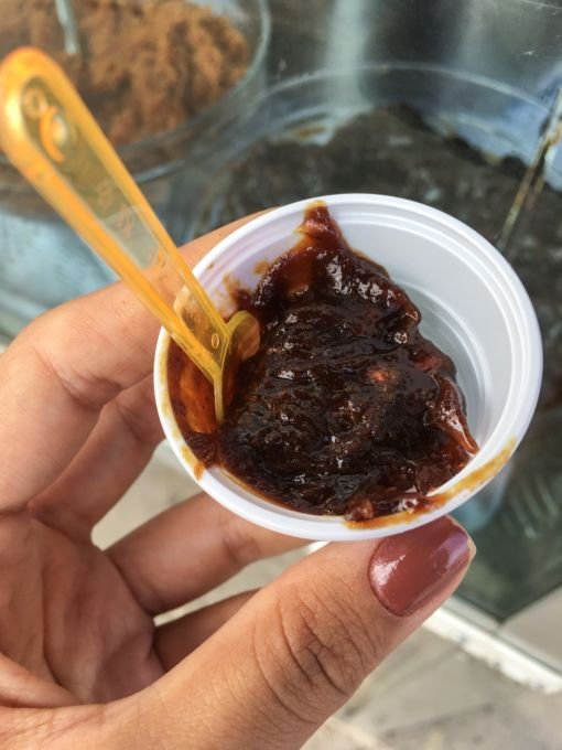 O copinho de café é vendido por R$1,50 e cocada por R$4