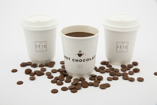 Vai foto divulgação porque a minha não ficou boa, mas prometo comprar e saborear de novo essa gostosura, aí capricho na foto. Tem lojas espalhadas por toda capital. Instagram: @lafetechocolat Imagem: La Fête Chocolat/ Divulgação.