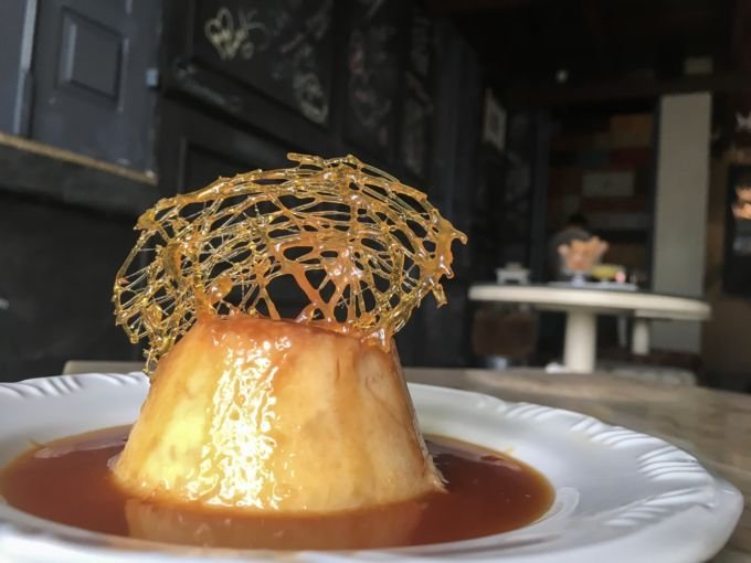 Pudim de Tapioca - as memória afetiva dos almoços de domingo em família de Gabriel Guerra, bartender no Larribar e filho de Rosa, agora no Menu do Larriquerri.